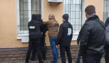 5000 доларів за звільнення від відповідальності через шахрайство – ДБР затримало військового прокурора Запорізького гарнізону